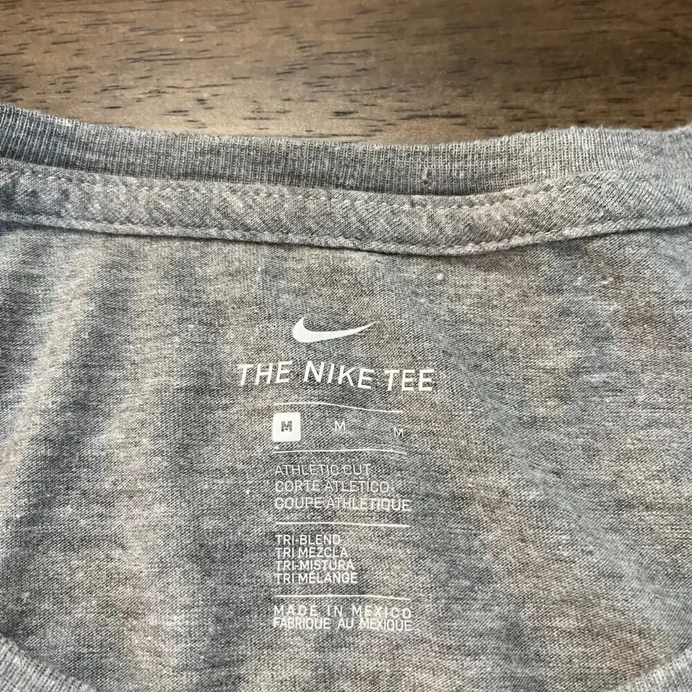 Nike Men’s MD University Of Alabama Crimson Tide Long Sleeve T-shirt.
